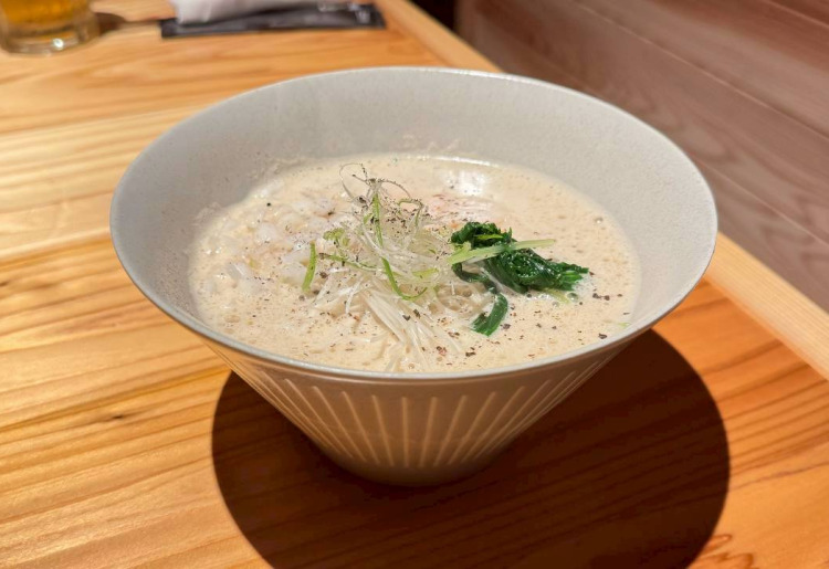 ▼鶏白湯 塩ラーメン
